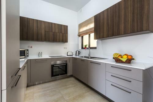 Sunny Modern Apartments