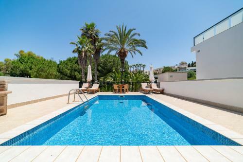 Baldacchino Holiday Villas
