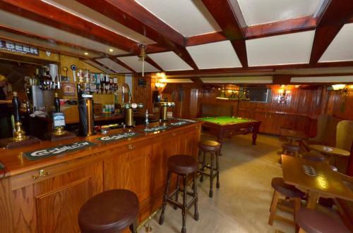 Hotel Auld Cross Keys Inn