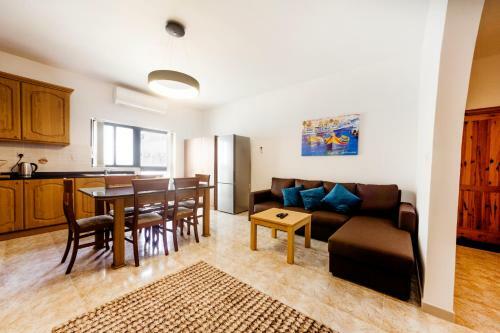 Central 3 Bedroom Entire Apartment Msida