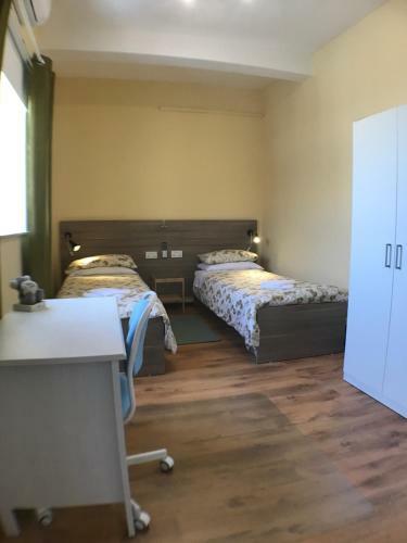 Corner Townhouse 1km From University