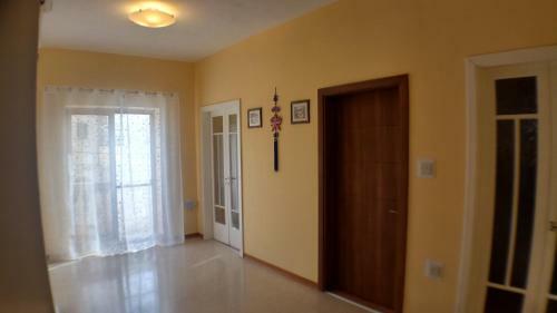 Corner Townhouse 1km From University