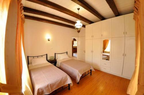 Villa Leo Junior