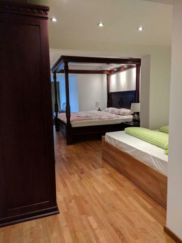 Hotel And Restaurant Abas