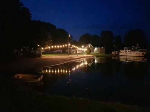 Tiny House By The Water - De Schans Alphen