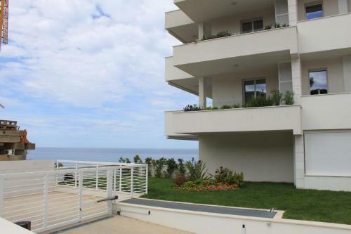 Calabona's Promenade Apartment