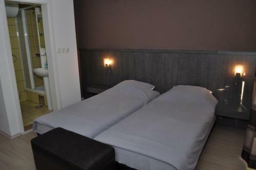 Hostal Villa White Lake