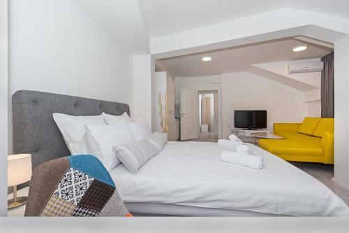 Casa Di Vall City Apartments