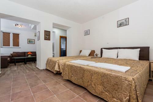 Hostal Upper Gate Apartments