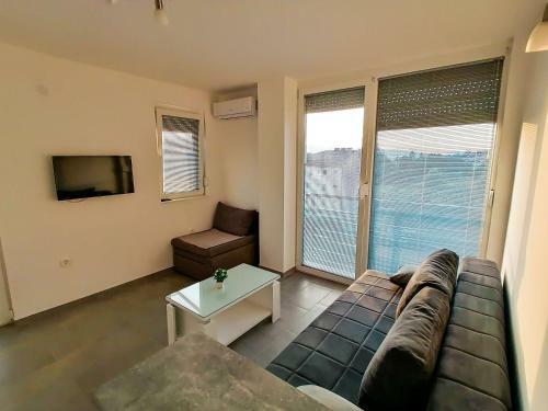 Apartment Ema