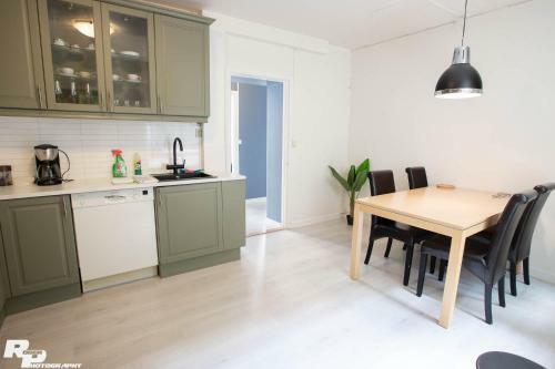 Modern Apartment With 3 Bedrooms Aalesund Sentrum