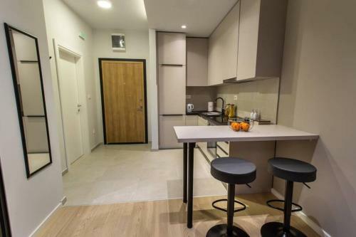 Lina - Pg, Midtown Apartment