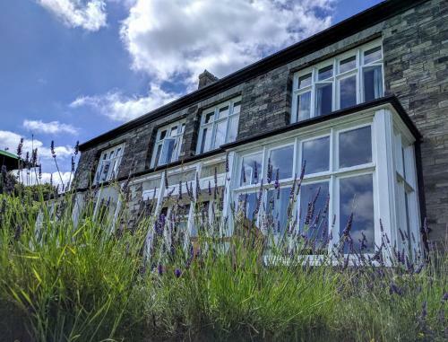 Bed & Breakfast Costislost House