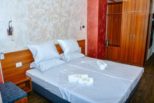 Hotel Story