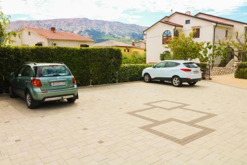 Apartments Lorena With Beautiful Garden