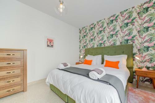 Apartamento La Punziett, A Bright 2 Bed 1 Bath Unit. Sleeps 4