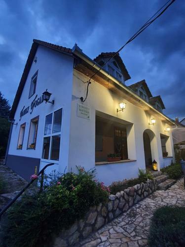 Hostal Family Fogad�