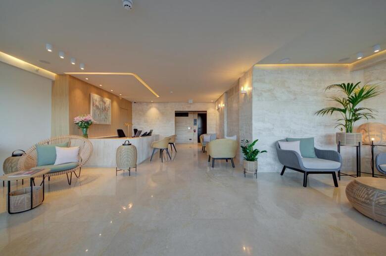 Land's End, Boutique Hotel
