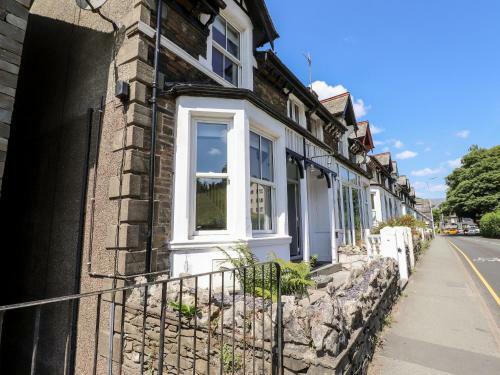 8 Waterhead Terrace