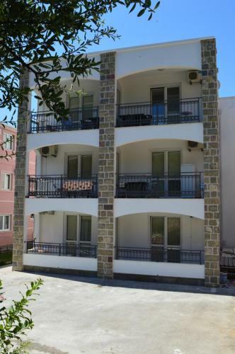 Apartment Folic Sutomore