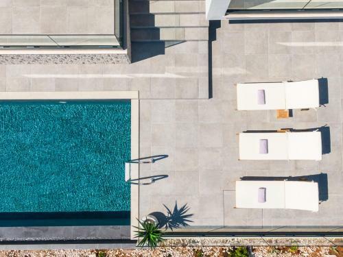 Villa White House