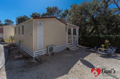 Danis Mobile Home II Camp Soline Biograd