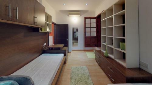 Central 2 Bedroom Apartment In Valletta