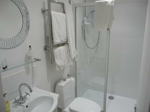 Hostal Avenue Park Guest House