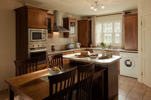 Hotel The Lodges At Ballykealey