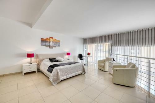 Duplex Luxury Apartment In Portomaso With Pool