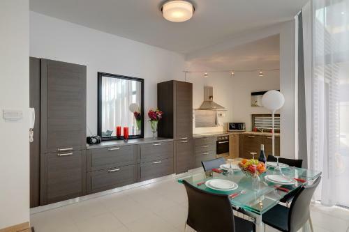 Duplex Luxury Apartment In Portomaso With Pool