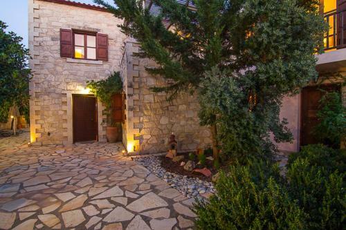Sarris Villa, A Country Side Villa!