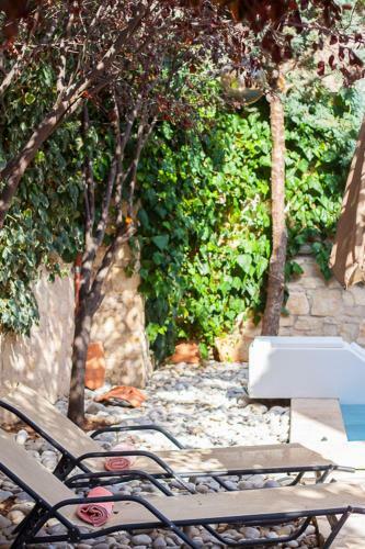 Sarris Villa, A Country Side Villa!
