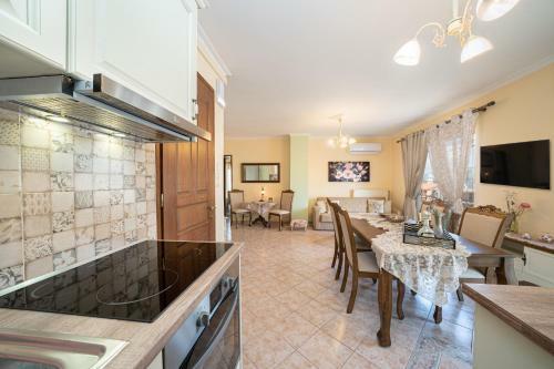 Aigli Elegant Sea View Apartment In Argostoli