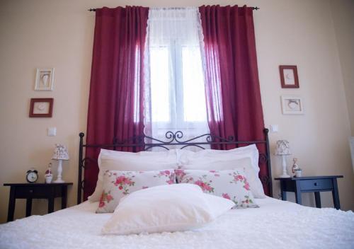 Cozy Maisonette With Unique Views In Ancient Corinth