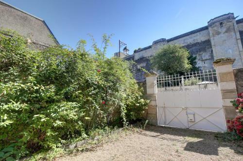 La Maison Au Pied Du Ch�teau