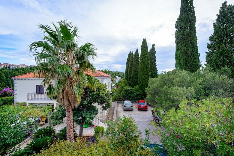 Apartments Garden Beach Superior