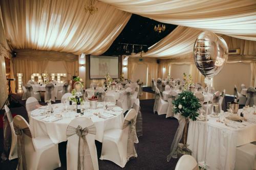 Hotel Calderfields Golf & Country Club