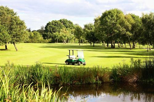 Hotel Calderfields Golf & Country Club