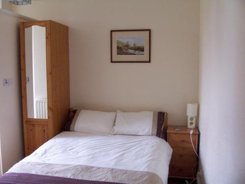 Hostal Denecrest Guest House