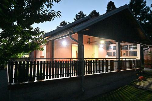 Villa Kuca Sa Bazenom Teja