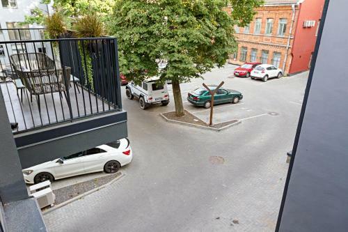 Majestic Old Town Apartment