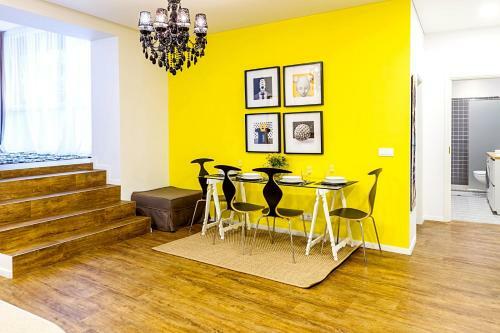 Majestic Old Town Apartment