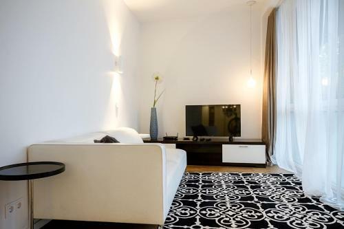 Majestic Old Town Apartment