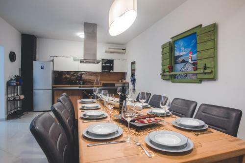 Villa Holiday Home Stri?nja W/ Sea View