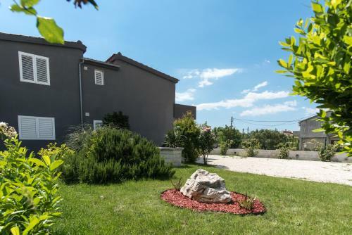 Villa Holiday Home Stri?nja W/ Sea View