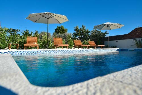 Villa Navita Augustinus With Pool