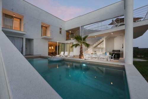 Beautiful Villa Dante Debeljak