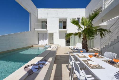 Beautiful Villa Dante Debeljak