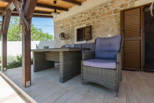 Villa Moki's Debi